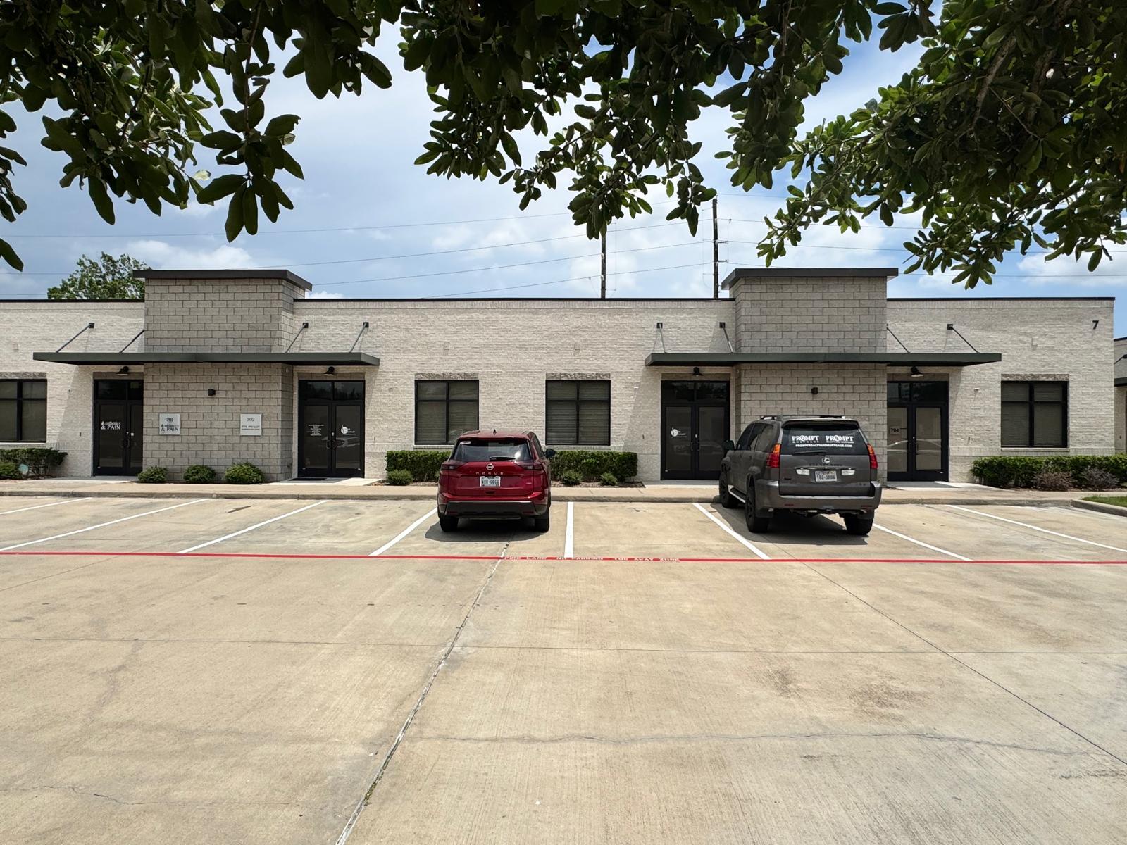 12440 Emily Ct, Sugar Land, TX à louer Photo de l’immeuble– Image 1 sur 13