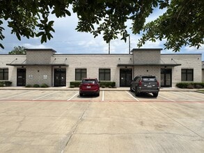12440 Emily Ct, Sugar Land, TX à louer Photo de l’immeuble– Image 1 sur 13