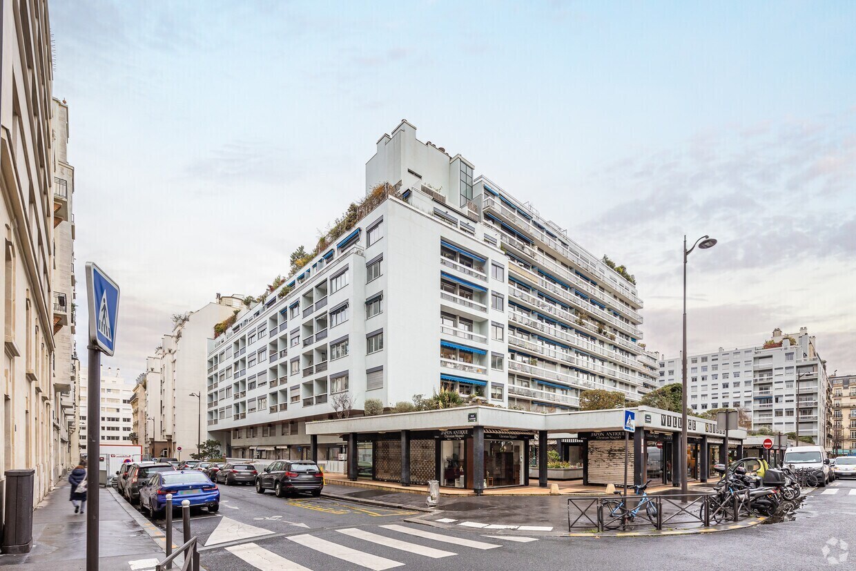Local commercial dans Paris à louer Photo de l’immeuble– Image 1 sur 4