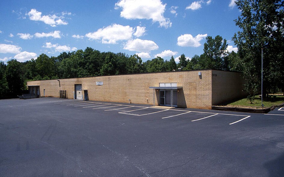 2675 Lithonia Industrial Blvd, Lithonia, GA à vendre - Photo de l’immeuble – Image 2 sur 10