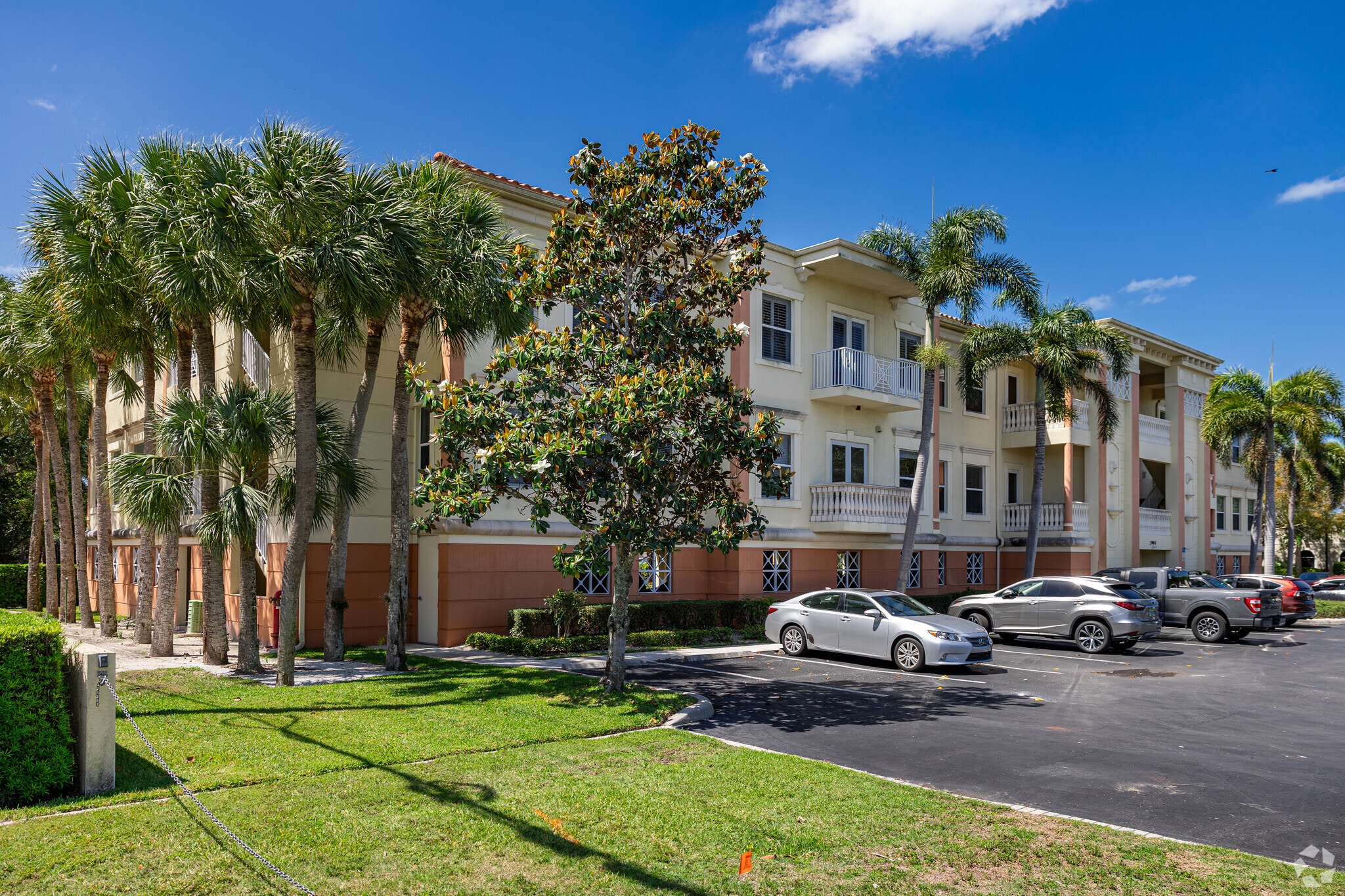 3960 Radio Rd, Naples, FL à louer Photo principale– Image 1 sur 29