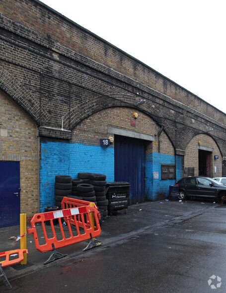 Bohemia Pl, Londres à louer - Photo de l’immeuble – Image 3 sur 4