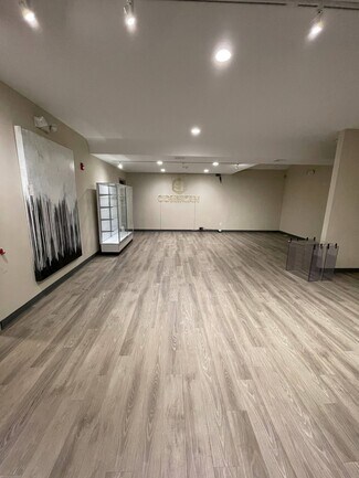 Plus de détails pour 255 Turnpike Rd, Southborough, MA - Local commercial, Local d'activités à louer