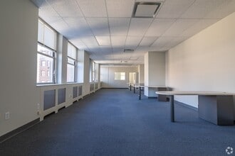 90-04 161st St, Jamaica, NY à louer Photo intérieure– Image 2 sur 4