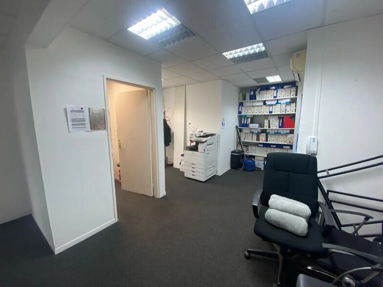 Bureau dans Marseille à louer - Photo de l’immeuble – Image 2 sur 5