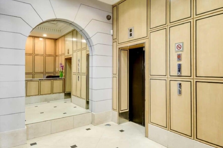 10 Rue De La Paix, Paris à louer - Hall d’entrée – Image 3 sur 4