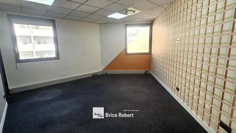 13 Quai Du Commerce, Lyon à louer - Photo de l’immeuble – Image 3 sur 20