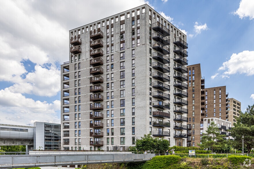 N Woolwich Rd, Londres à louer - Photo de l’immeuble – Image 1 sur 7