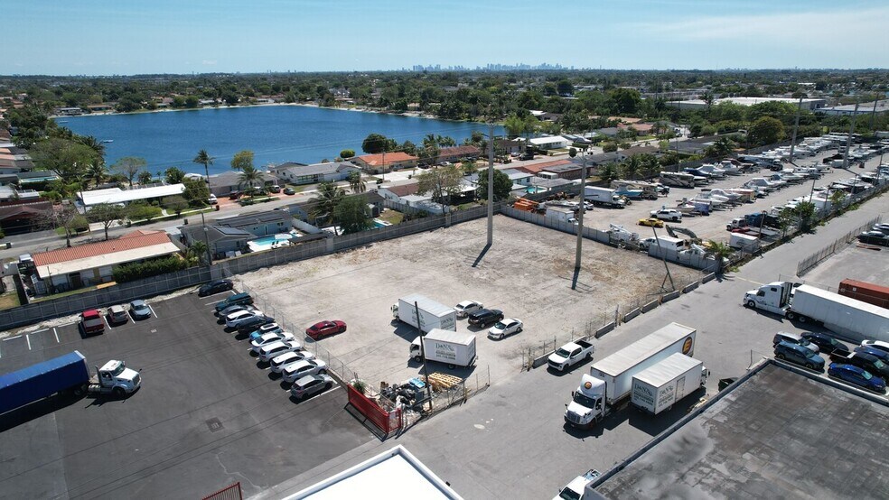 7815 W 20th Ave, Hialeah, FL à louer - Aérien – Image 2 sur 8