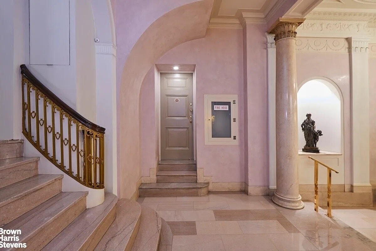 905 5th Ave, New York, NY 10021 - Lot B -  - Hall d’entrée - Image 1 of 19