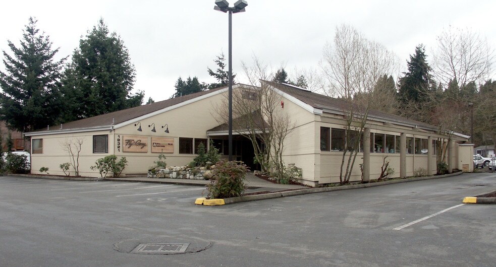 18321 NE 98th Ave, Bothell, WA à louer - Photo de l’immeuble – Image 3 sur 9