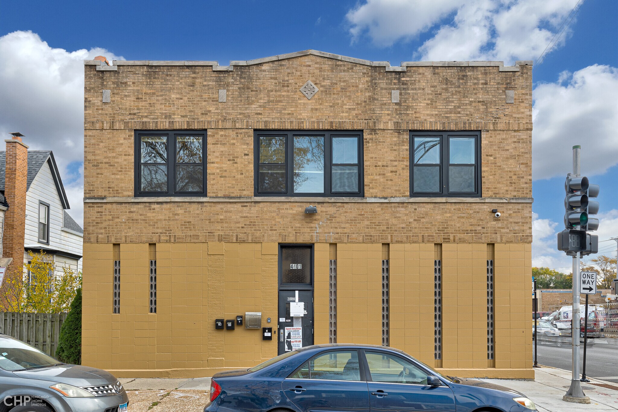 4178 W Montrose Ave, Chicago, IL à louer Photo de l’immeuble– Image 1 sur 3