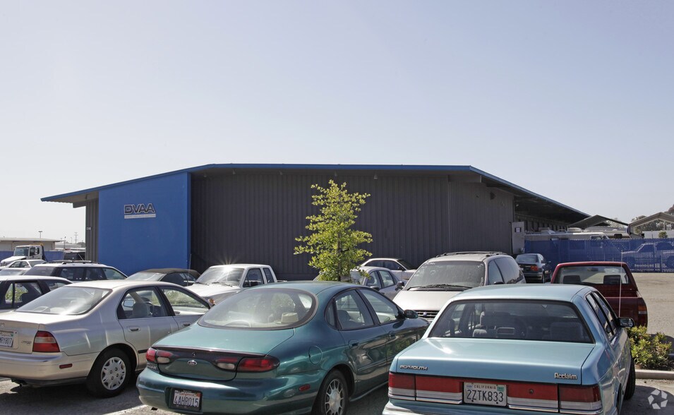 2348 Industrial Pky W, Hayward, CA à vendre - Photo de l’immeuble – Image 2 sur 10