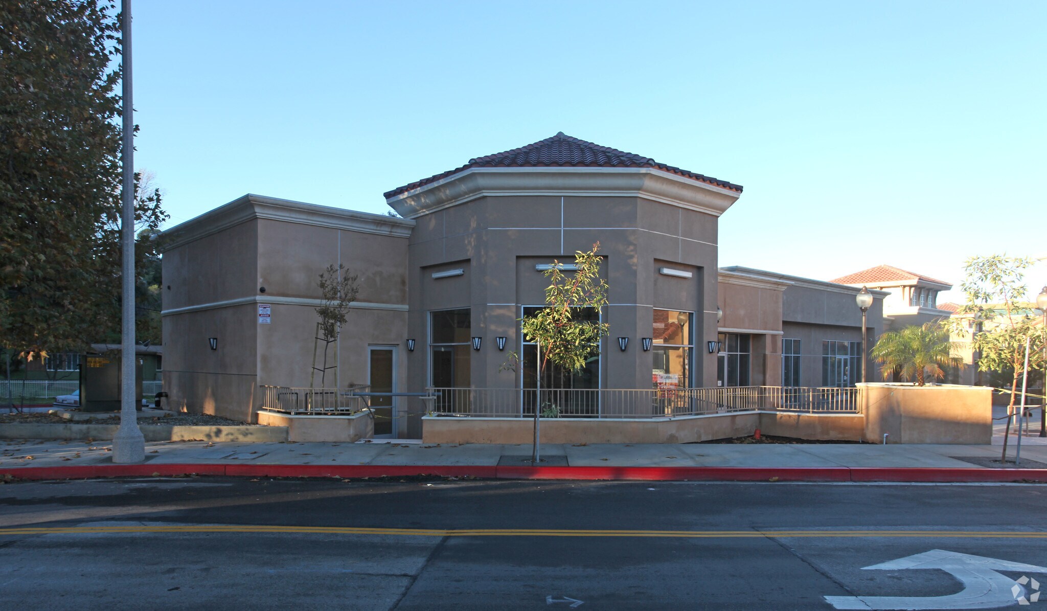 7206-7214 Foothill Blvd, Tujunga, CA à louer Photo principale– Image 1 sur 9