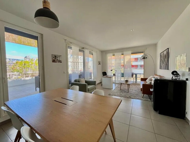 Bureau dans Nice à louer - Photo de l’immeuble – Image 1 sur 8