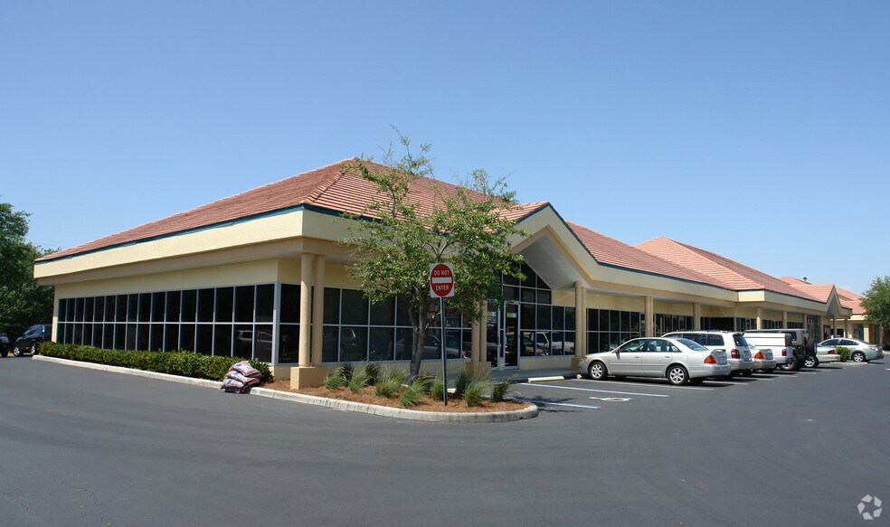 13650-13710 Metropolis Ave, Fort Myers, FL à louer - Photo de l’immeuble – Image 3 sur 4
