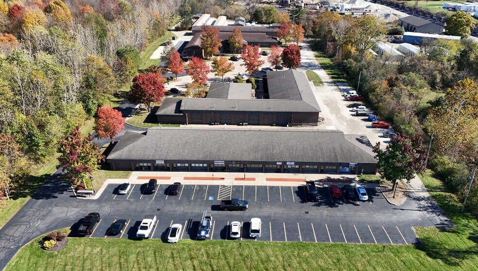 1245 S Cleveland Massillon Rd, Akron, OH à louer - Photo de l’immeuble – Image 1 sur 11