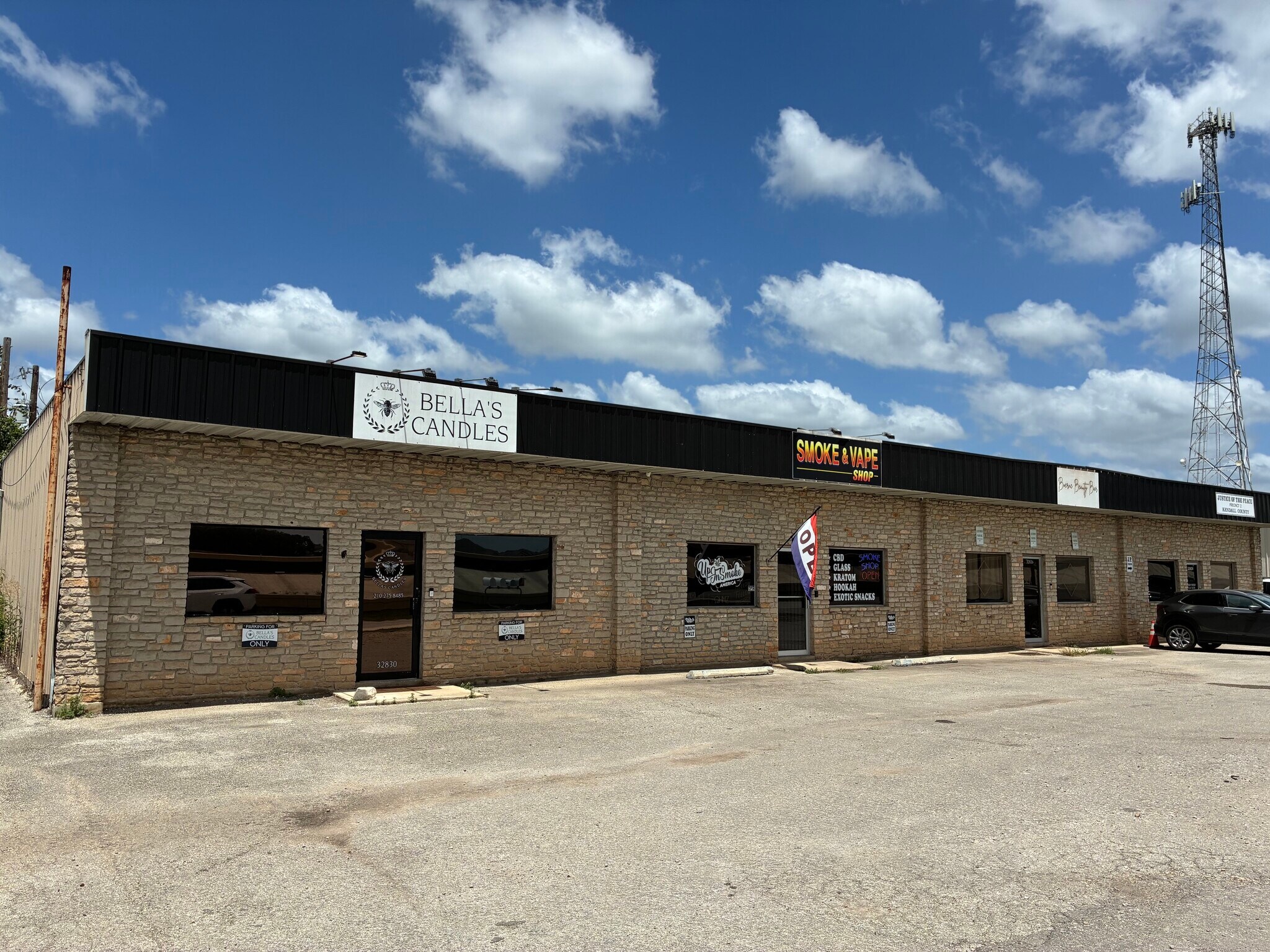 32820 W IH-10, Boerne, TX à louer Photo de l’immeuble– Image 1 sur 7