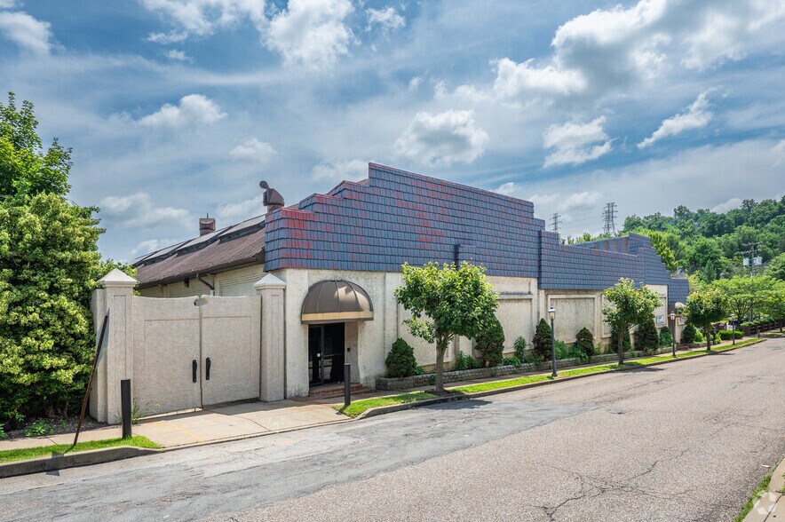 252-260 S College St, Washington, PA à vendre - Photo principale – Image 1 sur 7