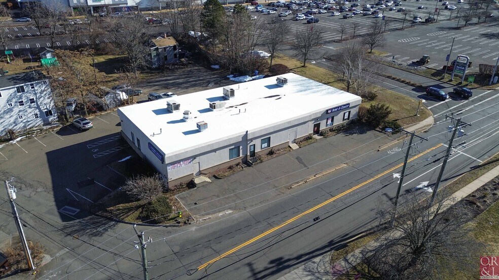 340 E Main St, Middletown, CT à louer - Photo de l’immeuble – Image 3 sur 5