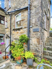 Penn Lane, Hawes à louer - Photo de l’immeuble – Image 2 sur 2