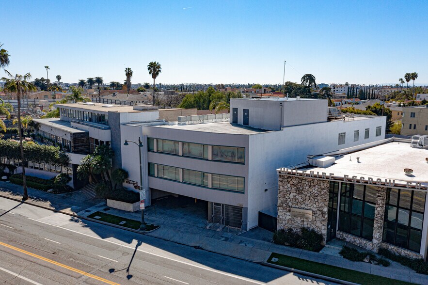 4262 Wilshire Blvd, Los Angeles, CA à vendre - Photo de l’immeuble – Image 2 sur 8