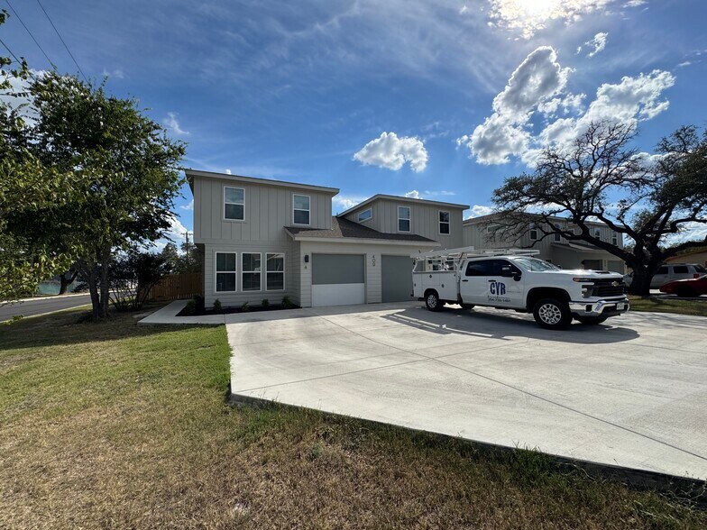 409 E Brier Ln, Burnet, TX à vendre - Photo de l’immeuble – Image 2 sur 6