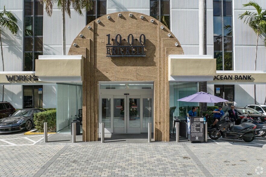 1000 Brickell Ave, Miami, FL à vendre - Photo de l’immeuble – Image 2 sur 4