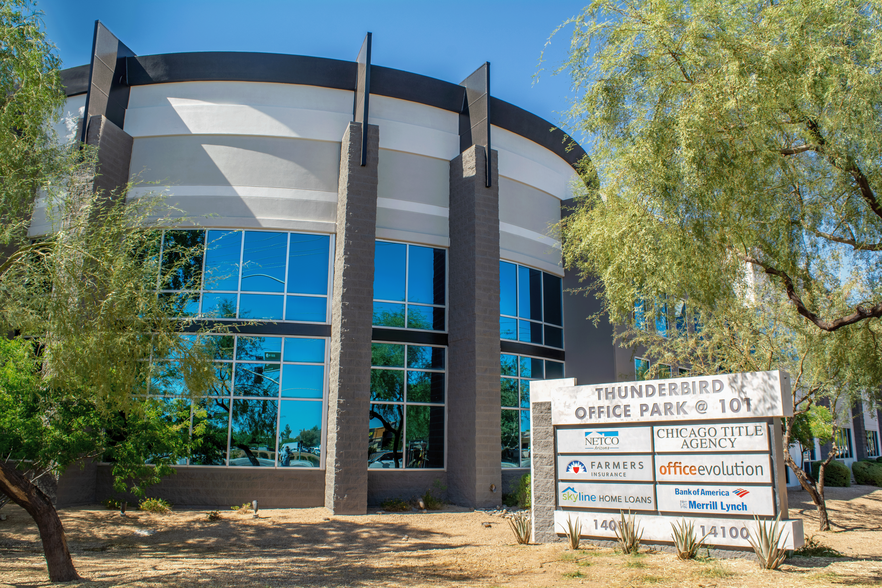 14100 N 83rd Ave, Peoria, AZ à louer - Photo de l’immeuble – Image 3 sur 11