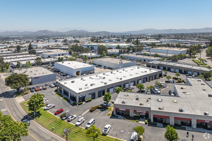 119 N Maple St, Corona, CA à louer - Aérien – Image 3 sur 10