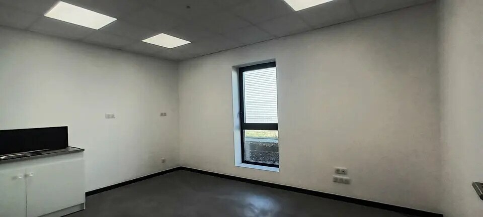 Local d’activités dans Saint-Jean-de-la-Neuville à louer - Photo intérieure – Image 3 sur 7