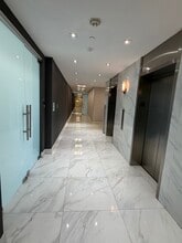 150 SE 2nd Ave, Miami, FL à louer Photo intérieure– Image 1 sur 13