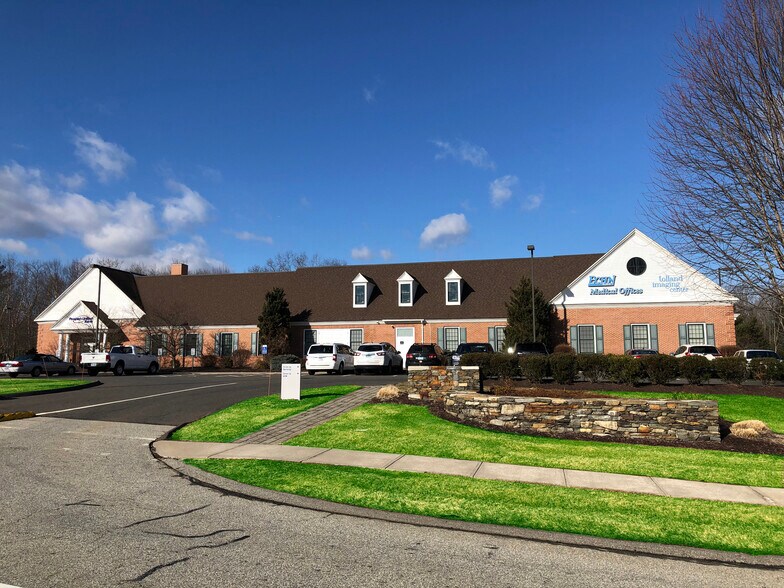 6 Fieldstone Commons, Tolland, CT à louer - Photo principale – Image 1 sur 2