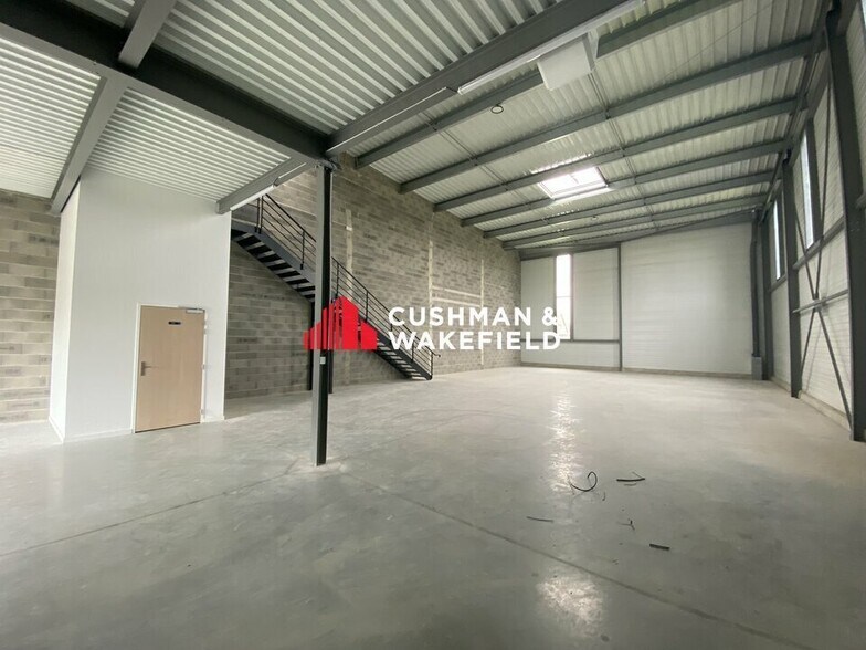 25 Rue Des Usines, Fenouillet à louer - Photo de l’immeuble – Image 3 sur 8