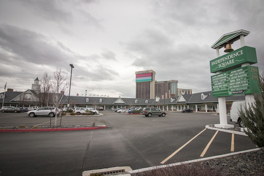 290-294 E Moana Ln, Reno, NV à louer - Photo de l’immeuble – Image 2 sur 5