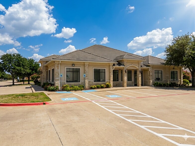 4512 Legacy Dr, Plano, TX à louer - Photo de l’immeuble – Image 3 sur 32