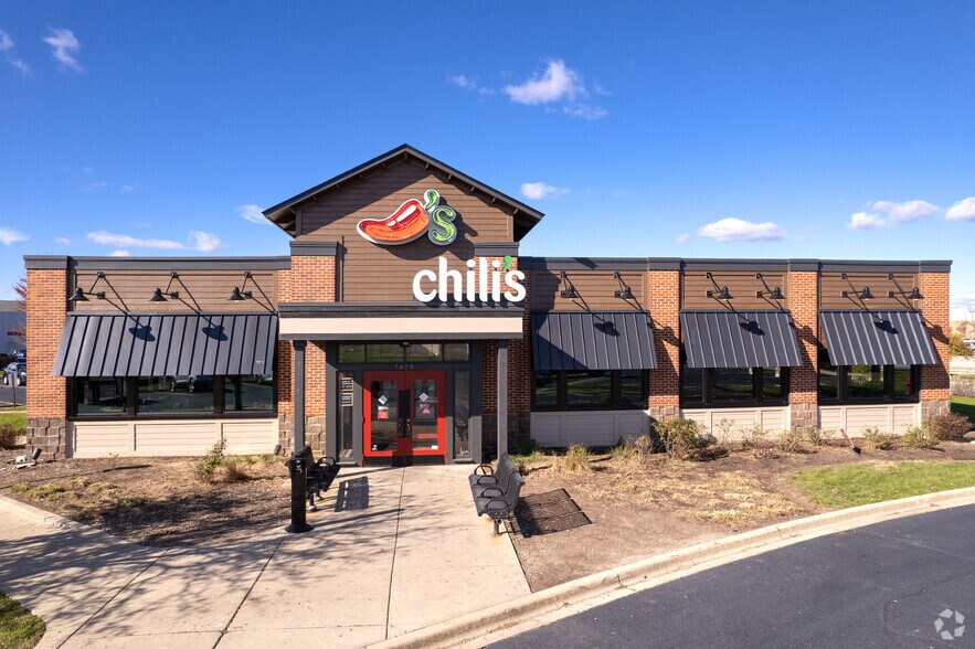 5620 Northwest Hwy, Crystal Lake, IL à vendre - Photo principale – Image 2 sur 8