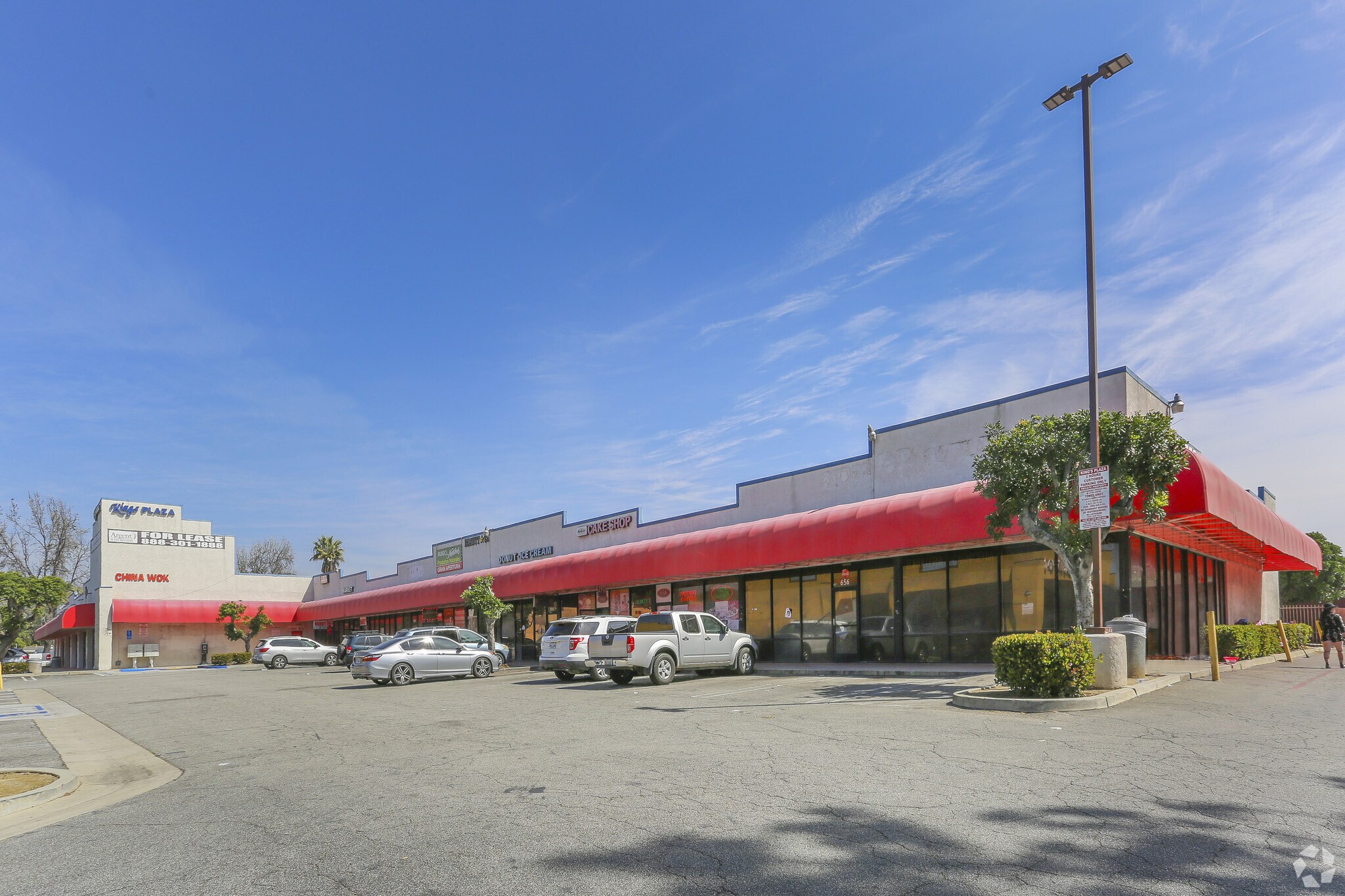 656-680 W Fairplex Dr, Pomona, CA à vendre Photo principale– Image 1 sur 4