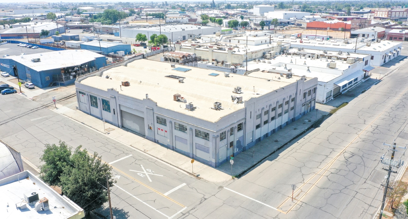 2250 Los Angeles St, Fresno, CA à louer Photo de l’immeuble– Image 1 sur 7