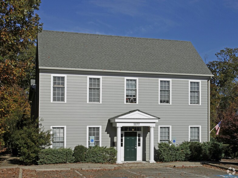 1177 Jamestown Rd, Williamsburg, VA à vendre - Photo de l’immeuble – Image 3 sur 5