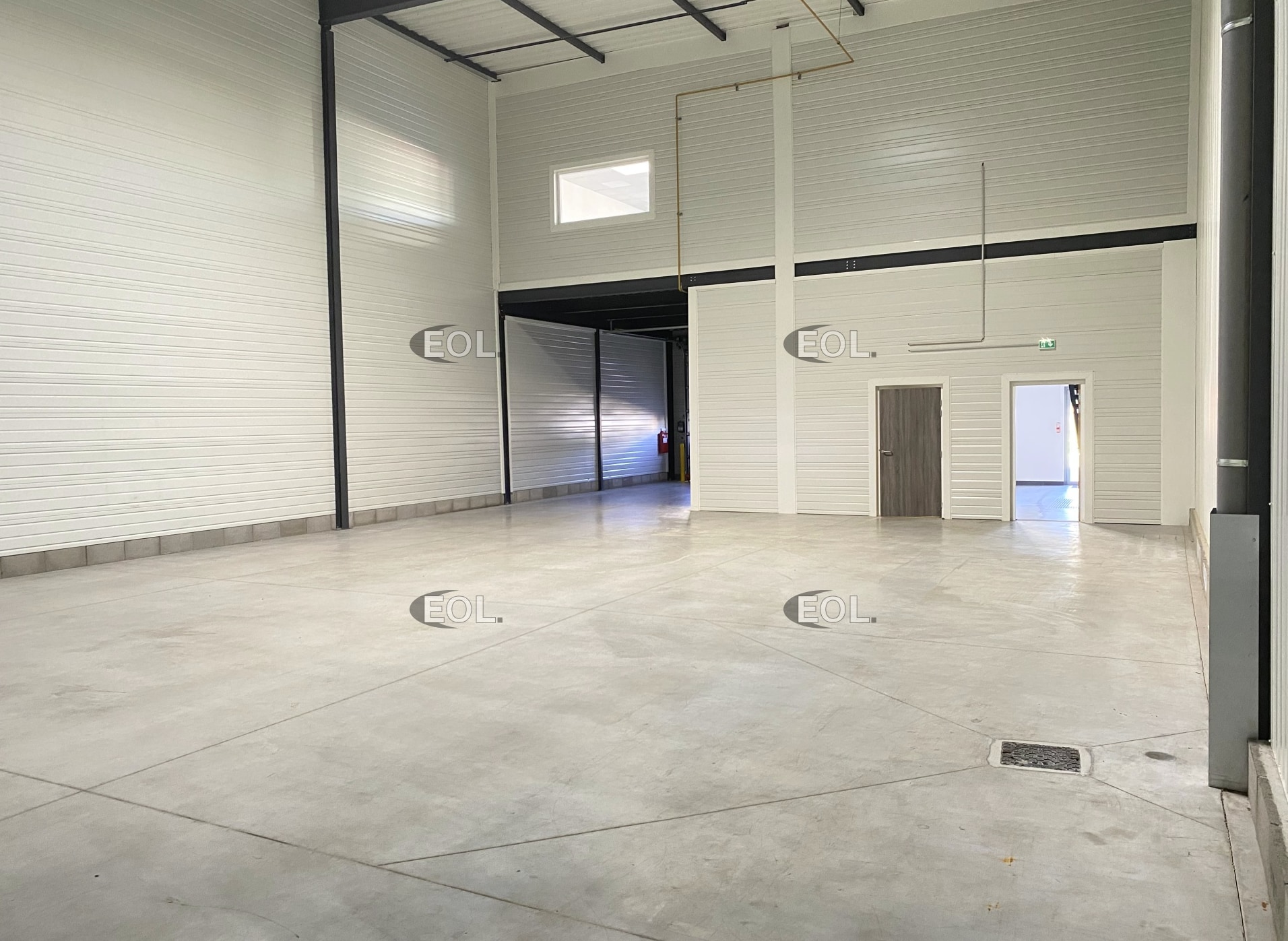 Local d’activités dans Saint-Priest à louer Photo intérieure– Image 1 sur 3