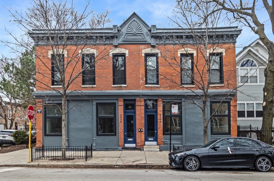 2028 N Oakley Ave, Chicago, IL à vendre - Photo de l’immeuble – Image 2 sur 34