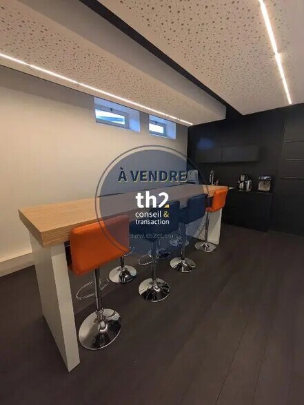 Bureau dans Saint-Lô à vendre - Photo intérieure – Image 3 sur 3