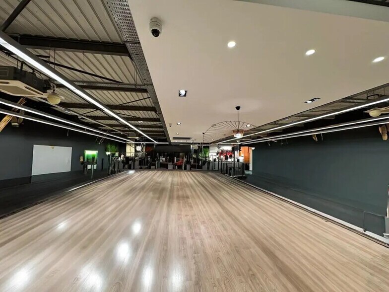 Local commercial dans Salaise-sur-Sanne à louer - Photo de l’immeuble – Image 2 sur 3