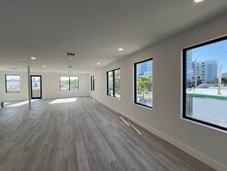 Plus de détails pour 2116 NW 13th Ave, Miami, FL - Bureau à louer
