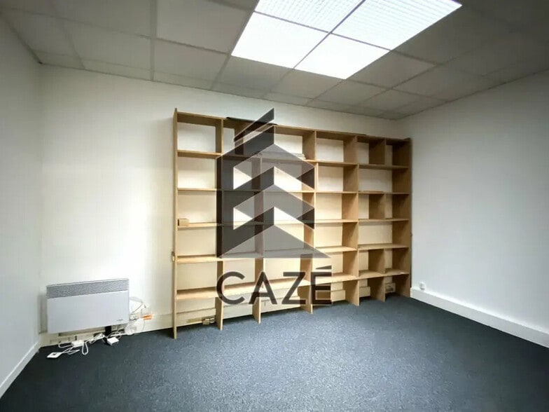Bureau dans Floirac à louer - Photo de l’immeuble – Image 2 sur 17