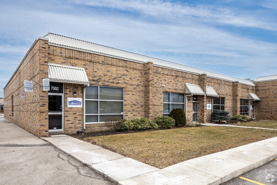 7502-7526 Bath Rd, Mississauga, ON à louer - Photo principale – Image 1 sur 2