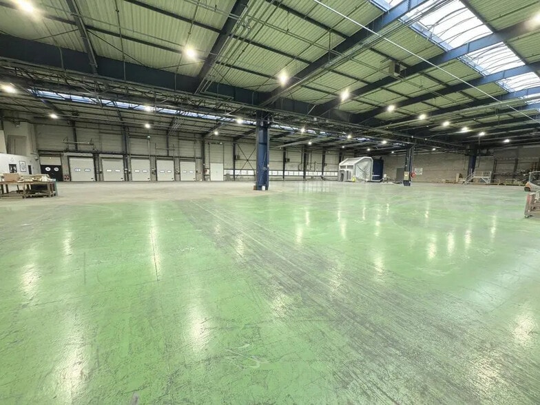 Local d’activités dans Louvres à louer - Photo intérieure – Image 3 sur 8