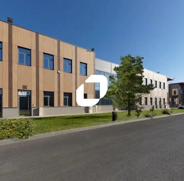 7-11 Allée Des Carrieres, Le Blanc-Mesnil à louer - Photo de l’immeuble – Image 3 sur 5