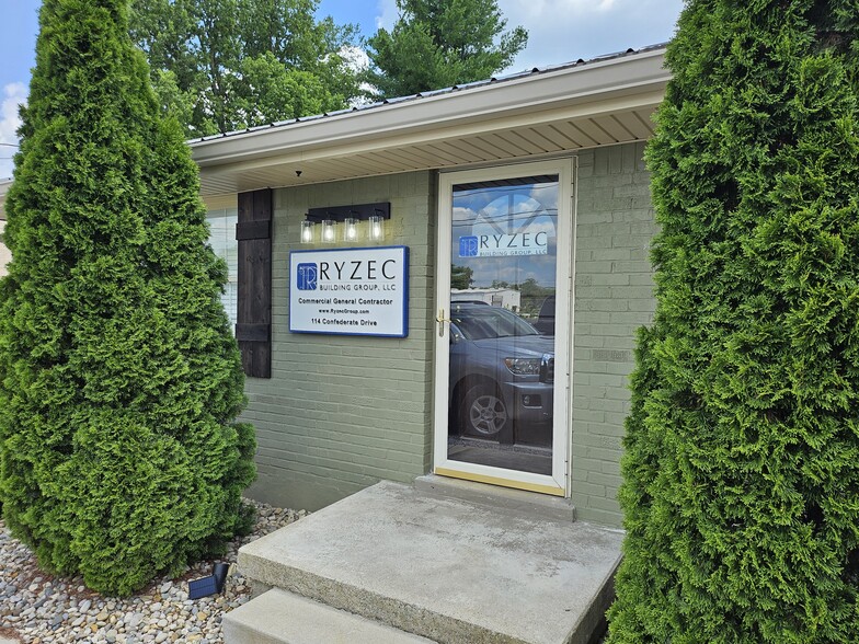 114 Confederate Dr, Franklin, TN à louer - Photo de l’immeuble – Image 3 sur 6
